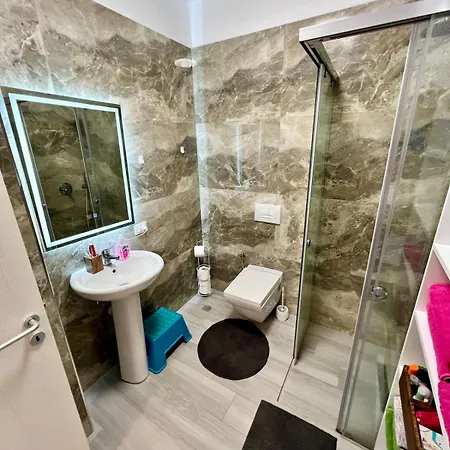 Three Above Sea Appartement Golem (Tirana)