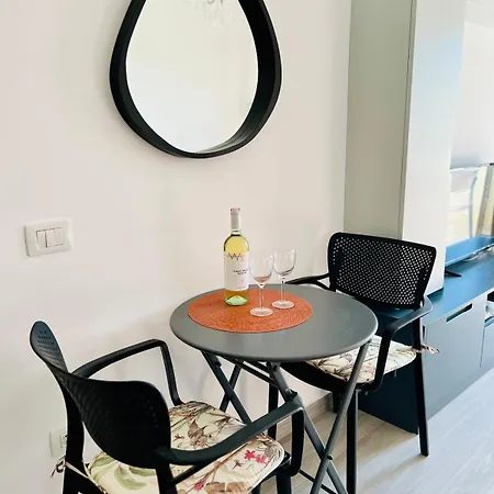 Three Above Sea Apartament Golem (Tirana)