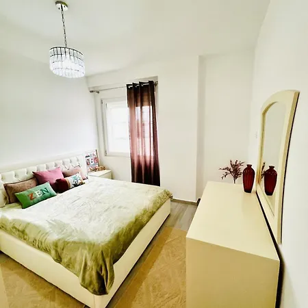 Three Above Sea Apartament