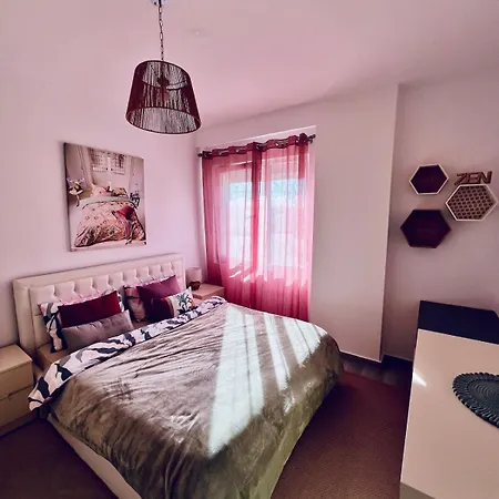 Apartament Three Above Sea Golem (Tirana)